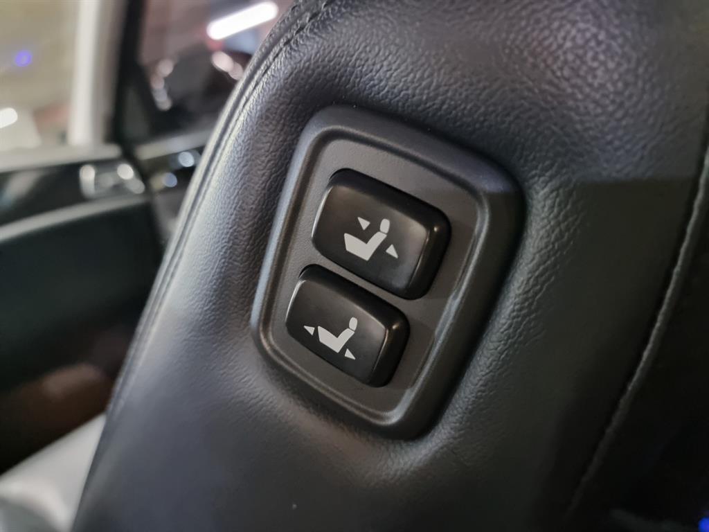 HYUNDAI Genesis - Vista 5