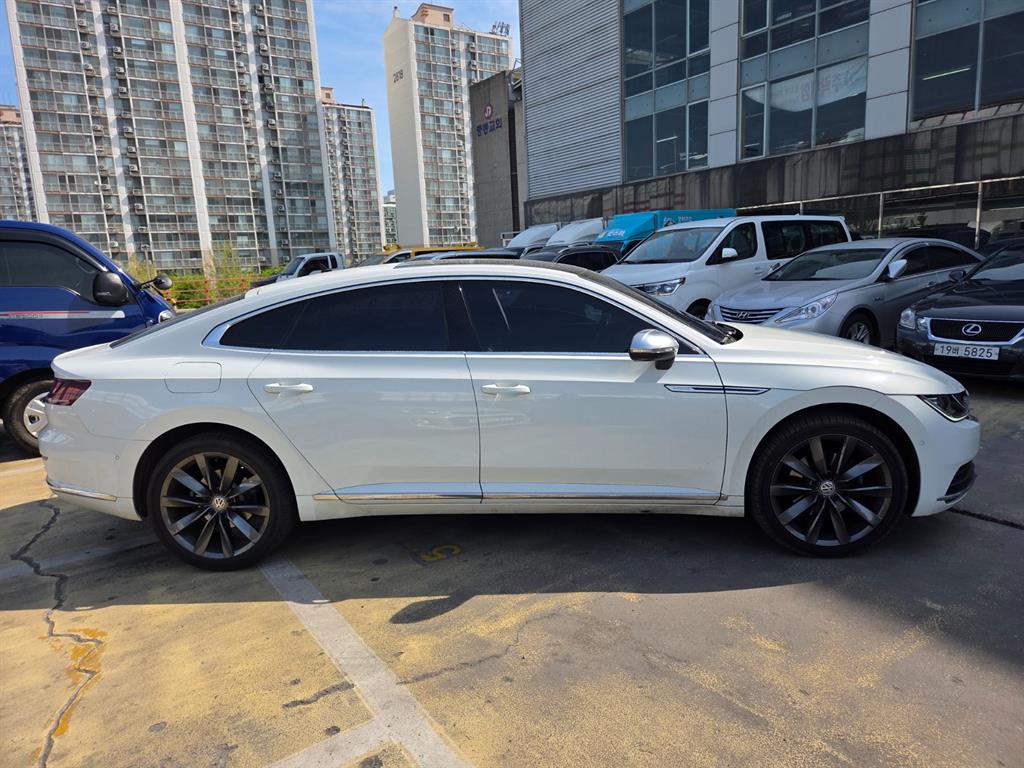 Volkswagen Arteon - Vista 5