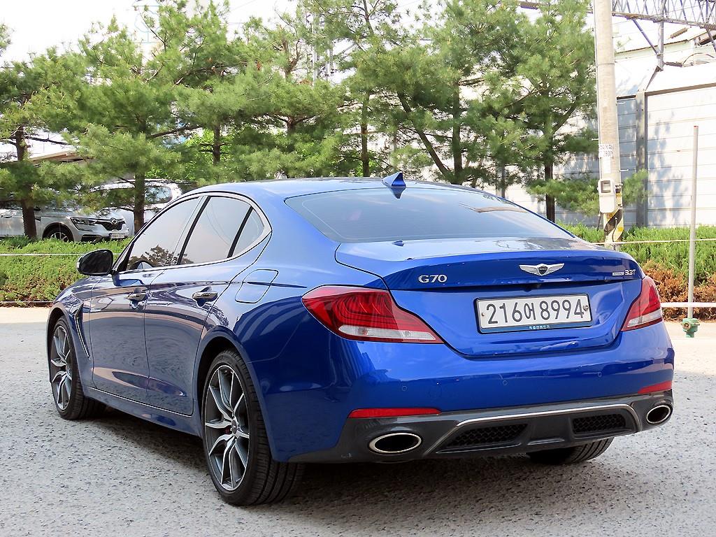 Genesis G70 - Vista 3