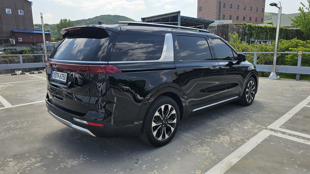 KIA Carnival - Vista 4