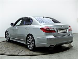 HYUNDAI Genesis - Vista 8