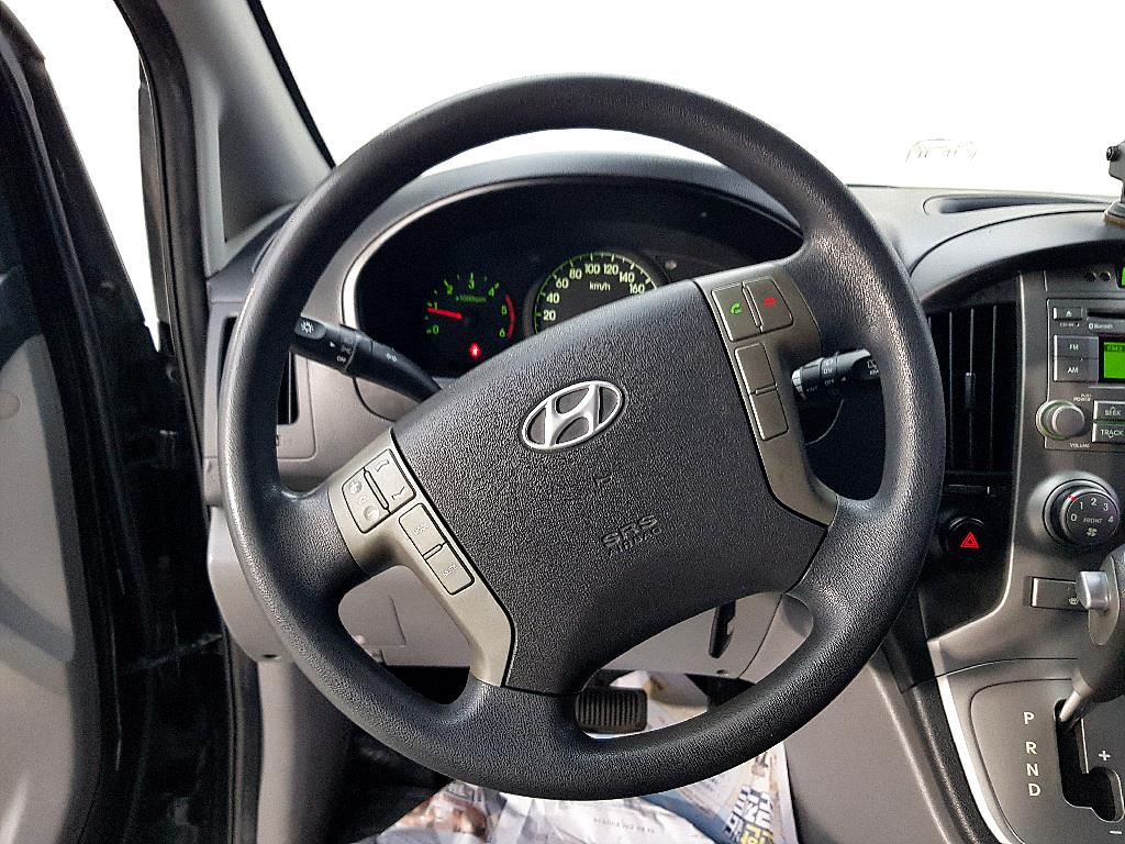 HYUNDAI Starex - Vista 12