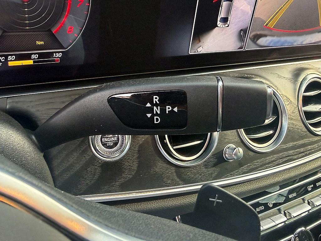 Mercedes Benz E class - Vista 11