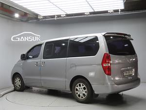 HYUNDAI Starex - Vista 6