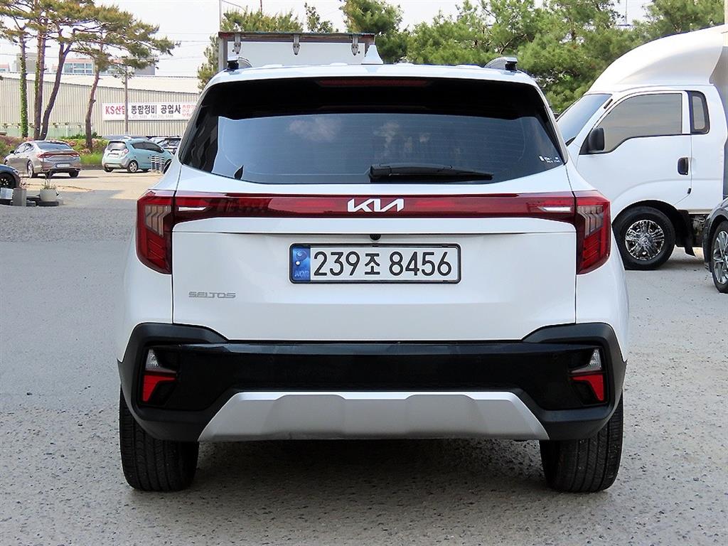 KIA Seltos - Vista 4