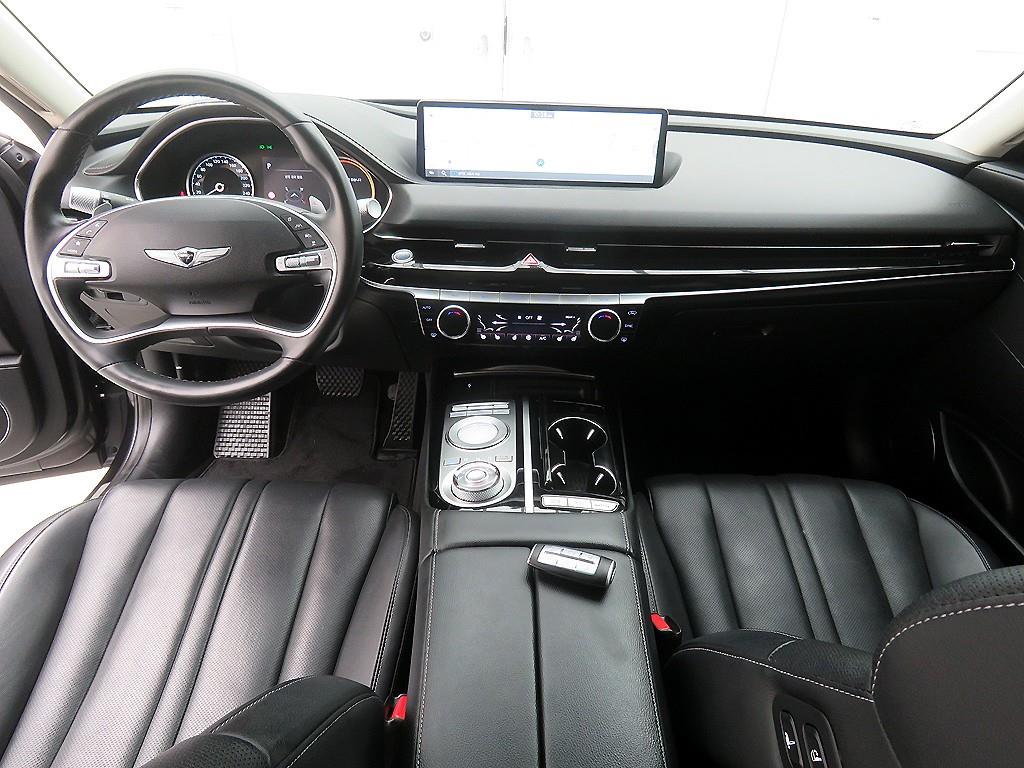 Genesis G80 - Vista 9