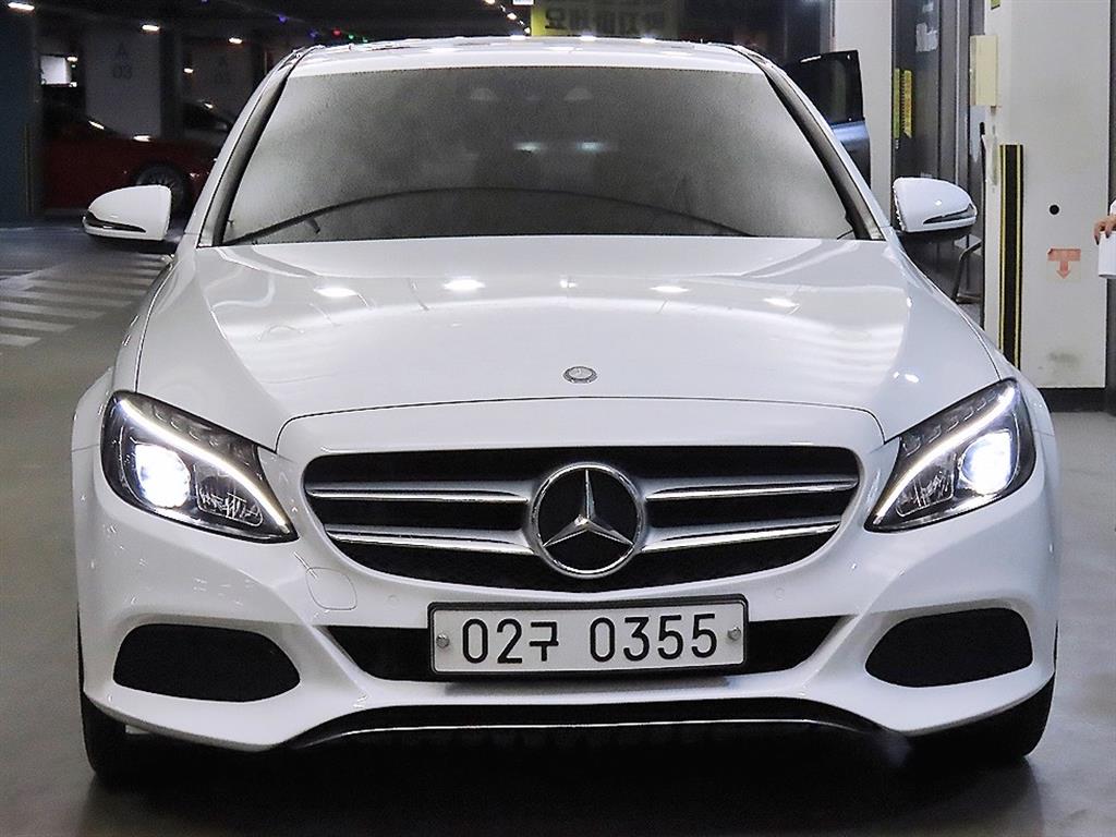 Mercedes Benz C Class - Vista 2