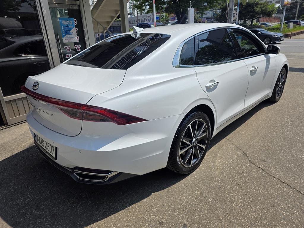 HYUNDAI Grandeur - Vista 4
