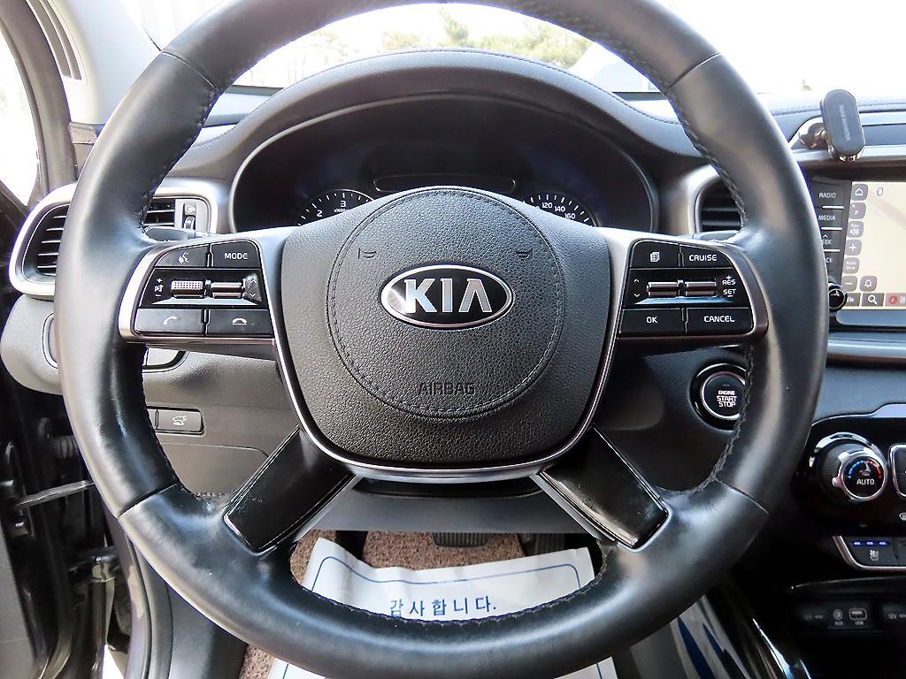 KIA Sorento - Vista 8