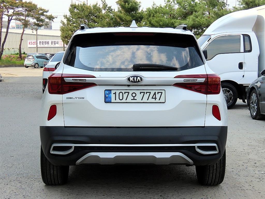 KIA Seltos - Vista 4