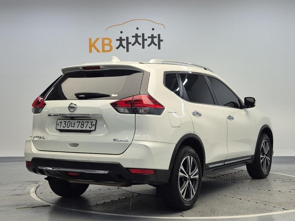 Nissan Extrail - Vista 3