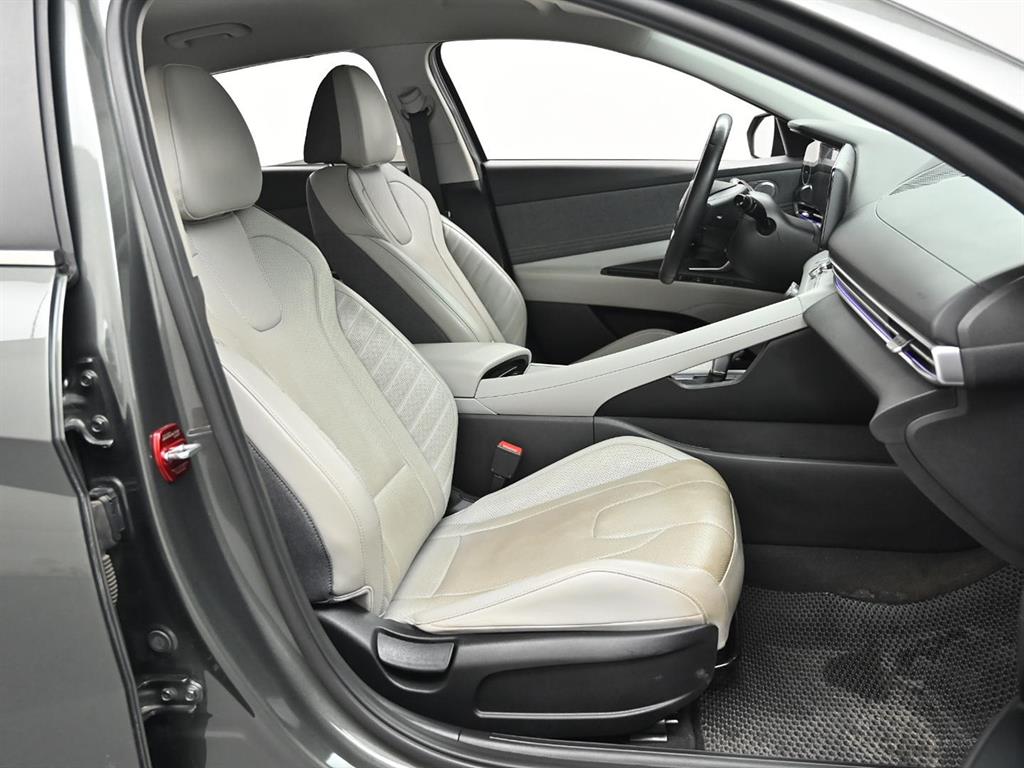 HYUNDAI Avante - Vista 9