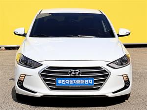 HYUNDAI Avante - Vista 2
