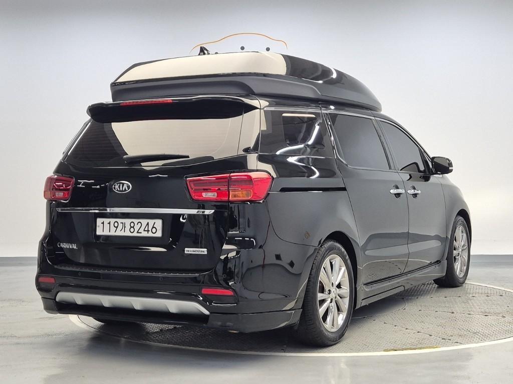 KIA Carnival - Vista 3