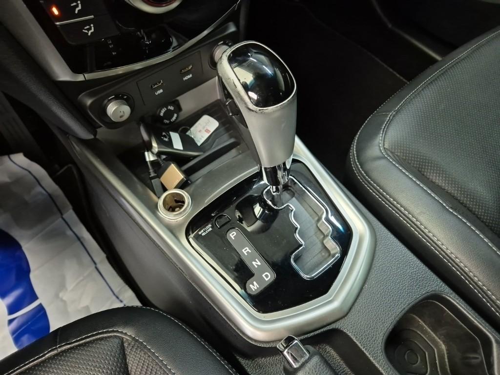 Ssangyong Tivoli - Vista 8
