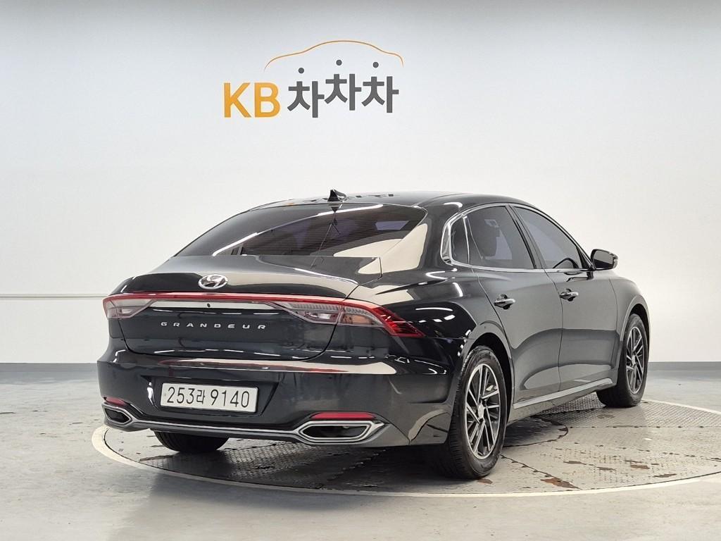 HYUNDAI Grandeur - Vista 3