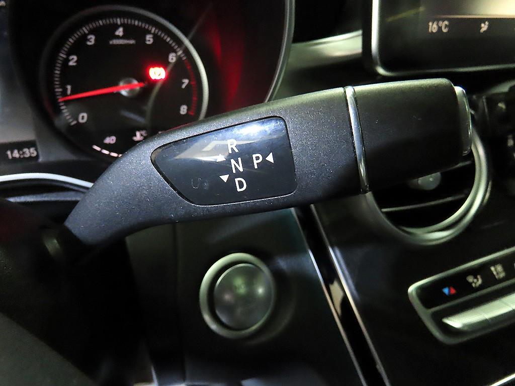 Mercedes Benz C Class - Vista 12
