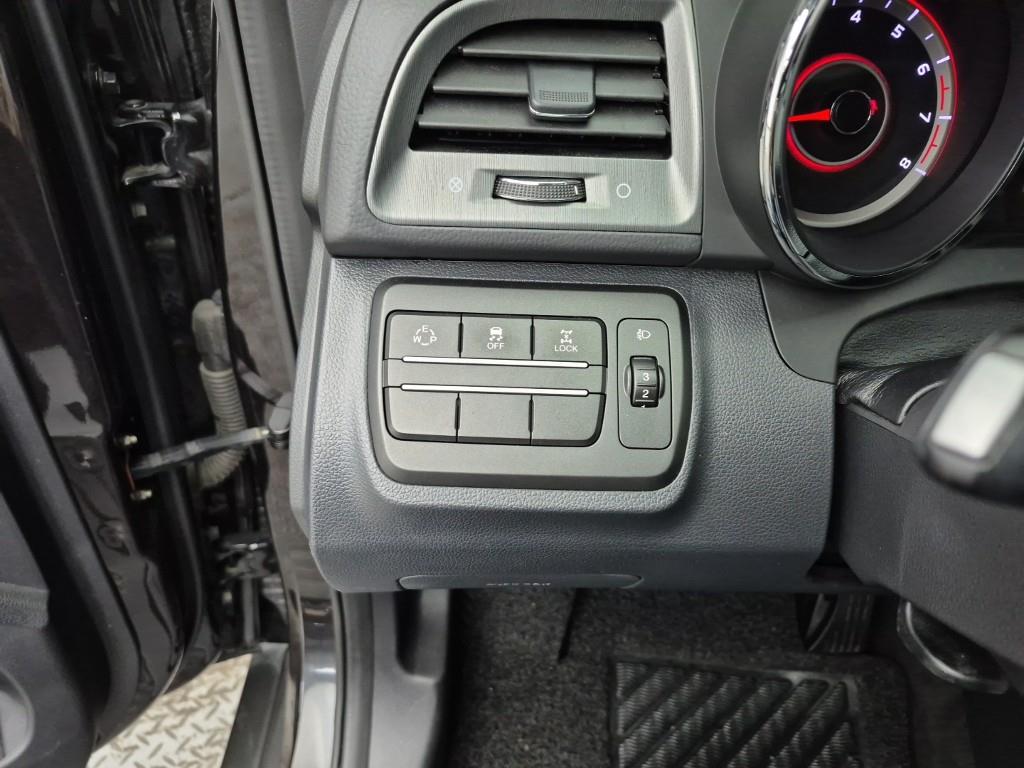 Ssangyong Tivoli 2018 Negro - Importación desde Corea - HF Imports Iquique - Foto 17