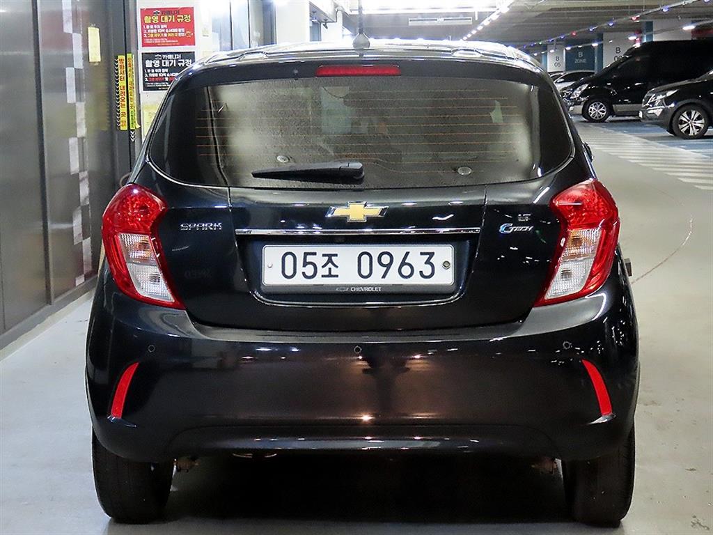 Chevrolet Spark - Vista 5