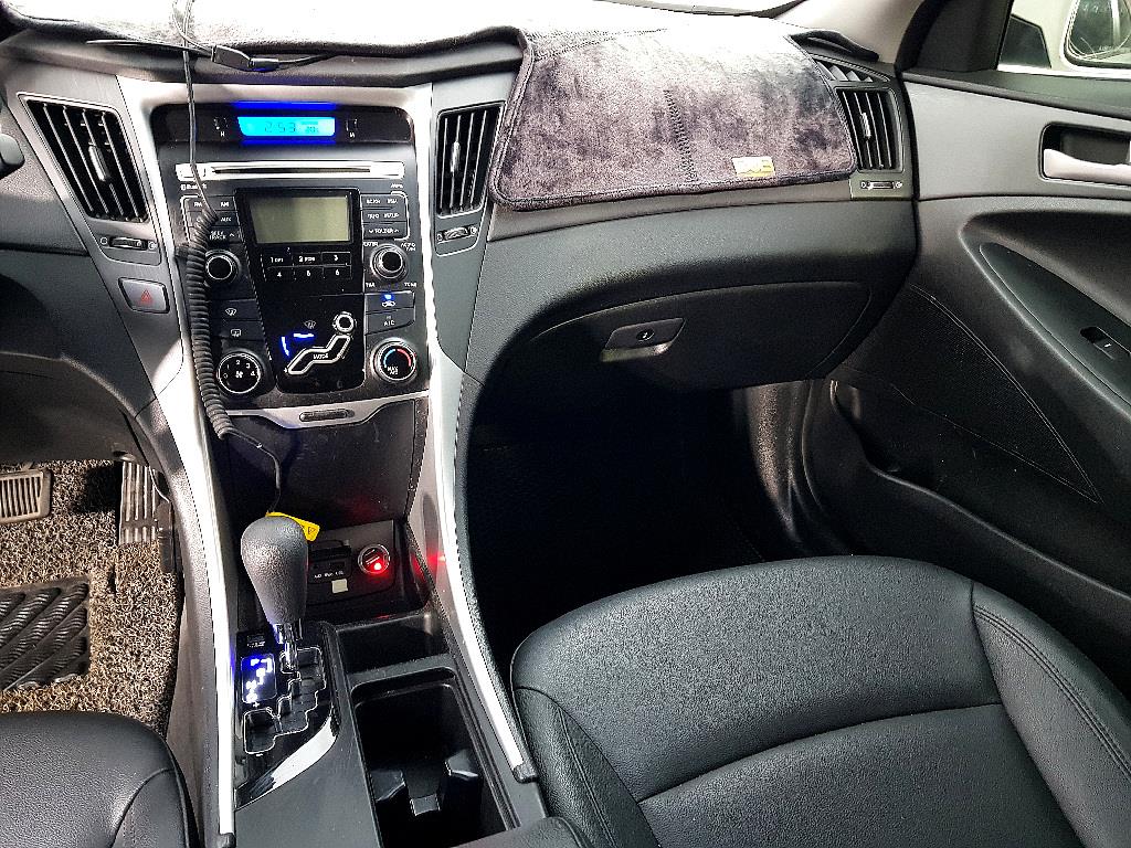 HYUNDAI Sonata - Vista 10