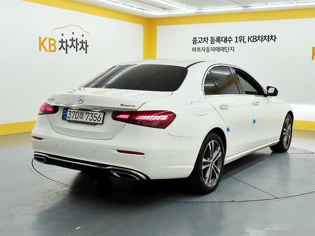 Mercedes Benz E class - Vista 4