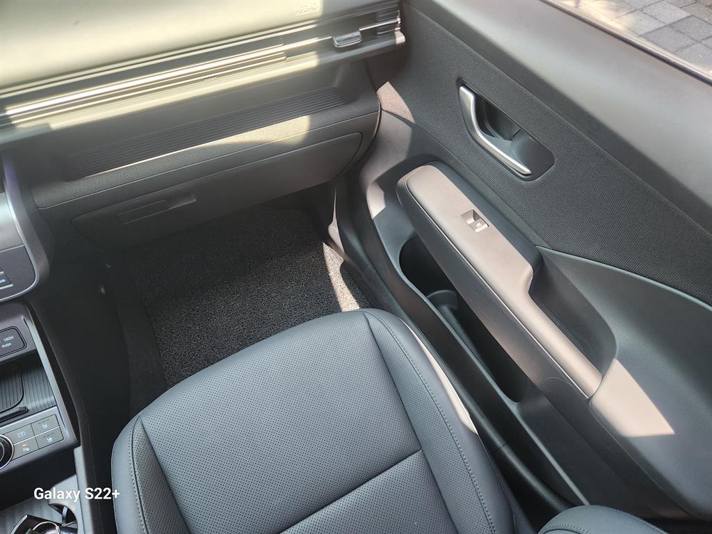 HYUNDAI Kona - Vista 8