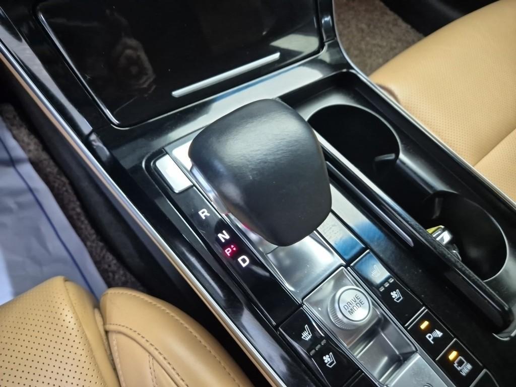 KIA K7 - Vista 8