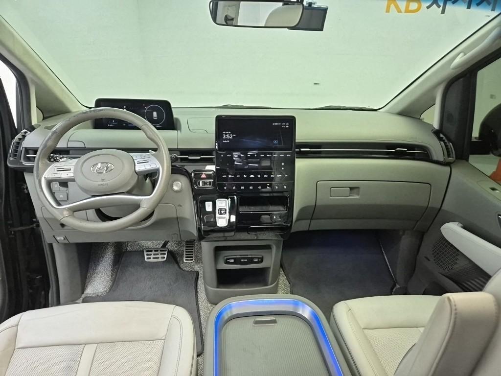 HYUNDAI Staria - Vista 7