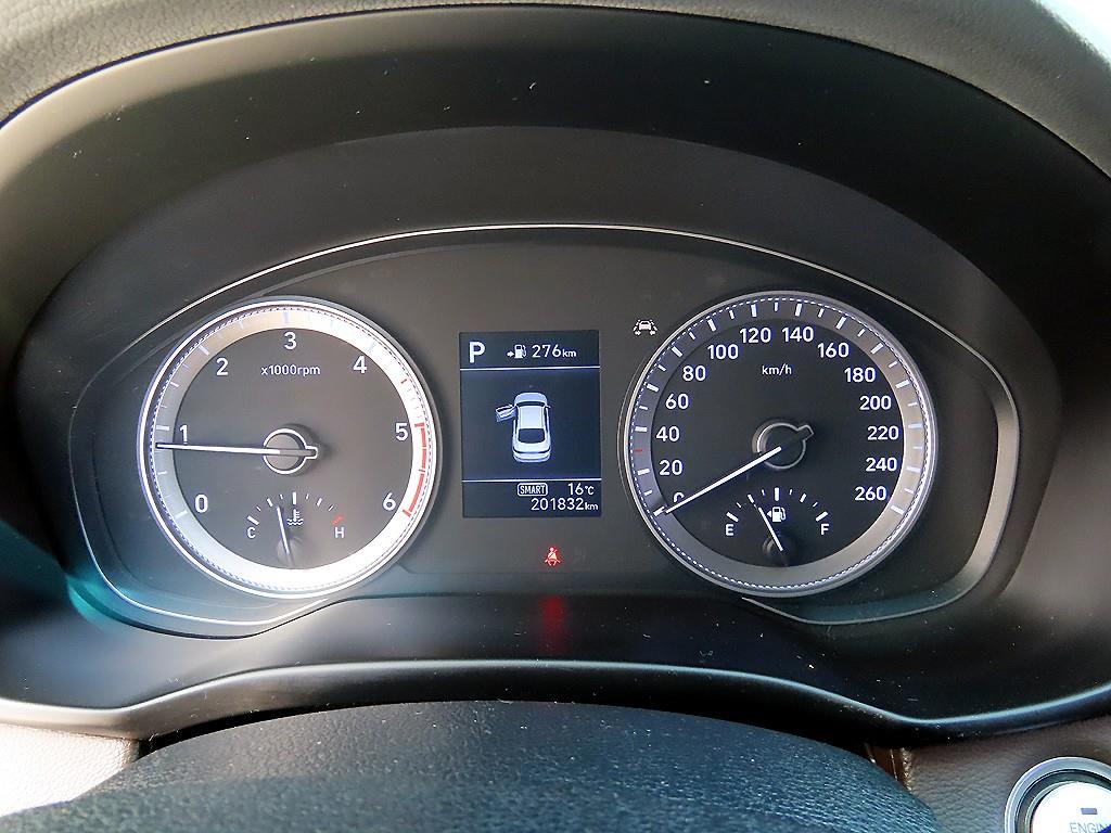 HYUNDAI Grandeur - Vista 9