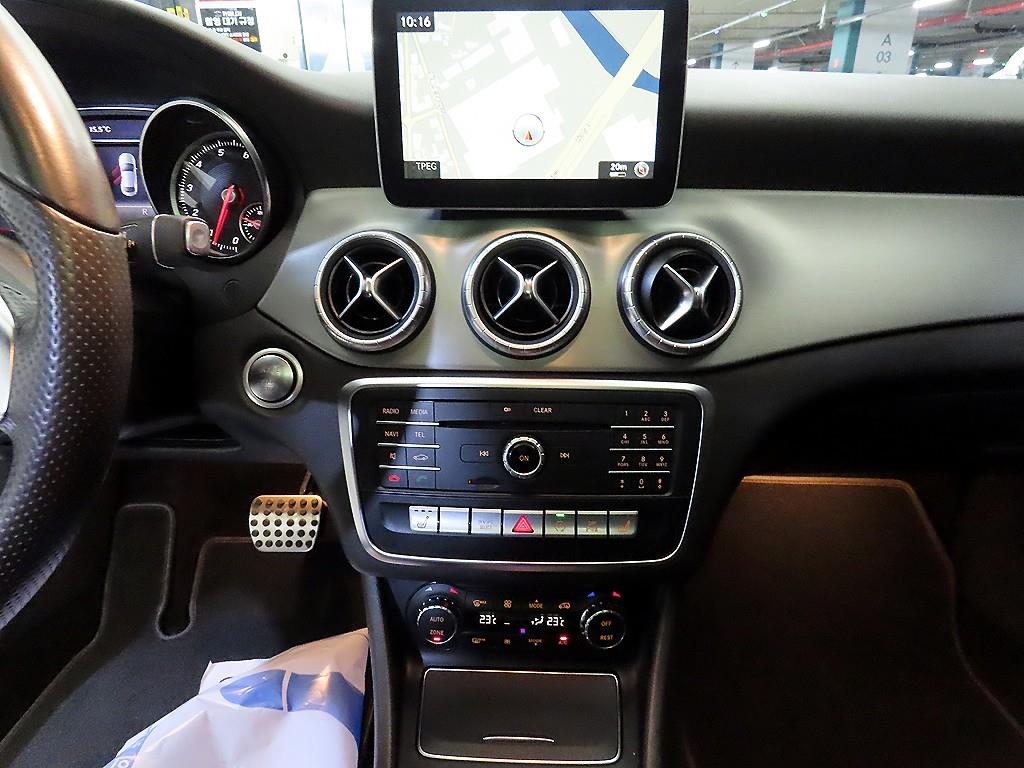Mercedes Benz CLA Class - Vista 11