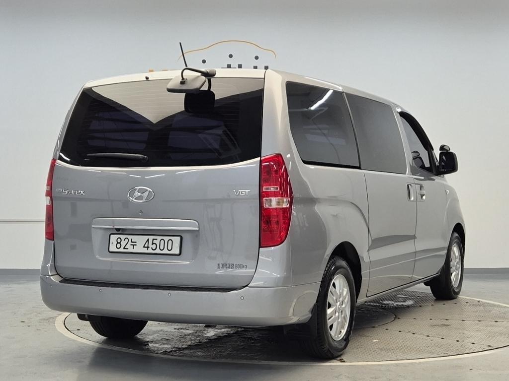 HYUNDAI Starex - Vista 4
