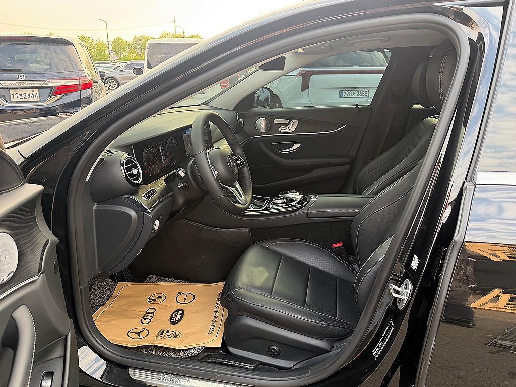Mercedes Benz E class - Vista 6
