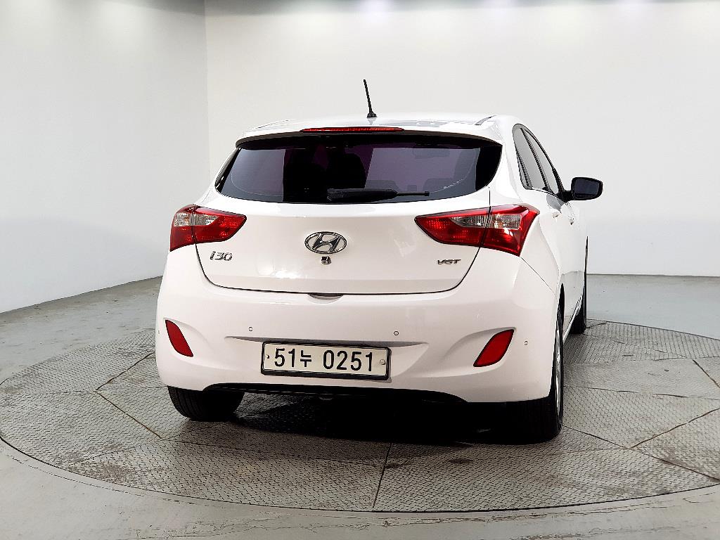 HYUNDAI i30 - Vista 3
