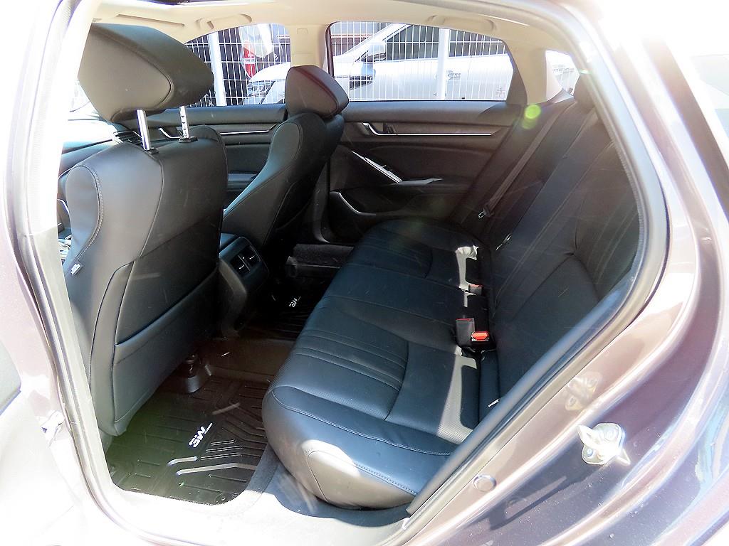 Honda Accord - Vista 6