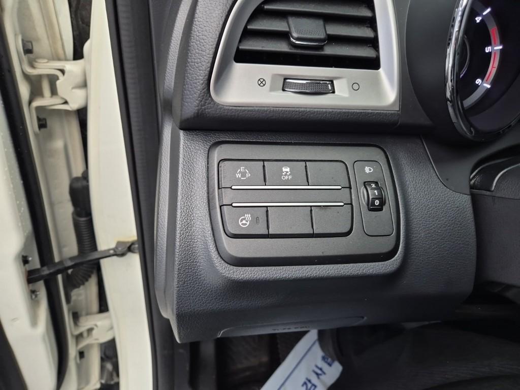 Ssangyong Tivoli 2016 Blanco - Importación desde Corea - HF Imports Iquique - Foto 16