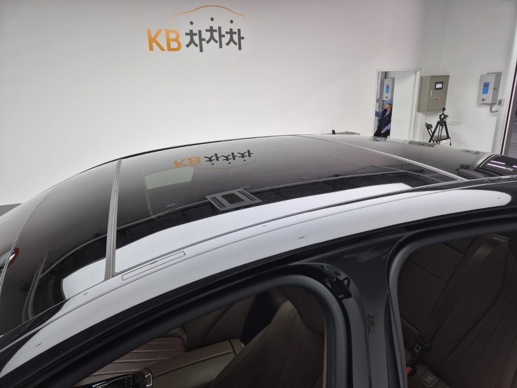 Mercedes Benz E class - Vista 12