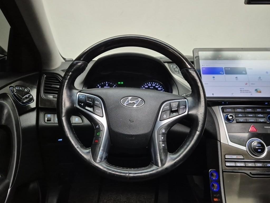HYUNDAI Grandeur - Vista 9