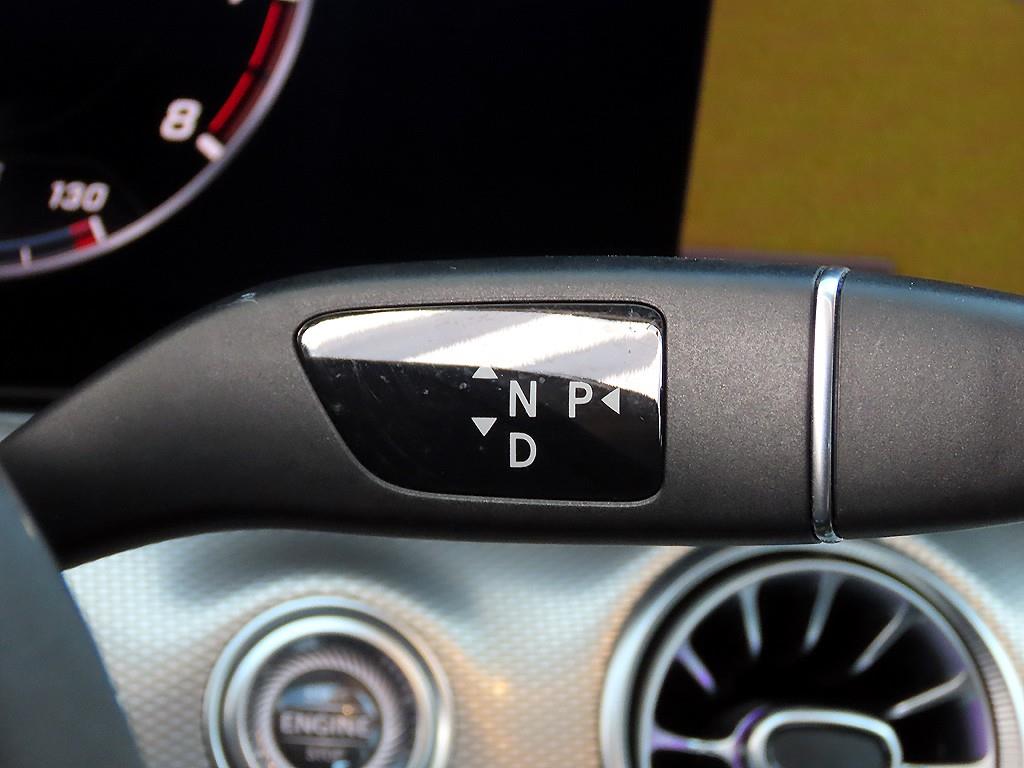 Mercedes Benz E class - Vista 11