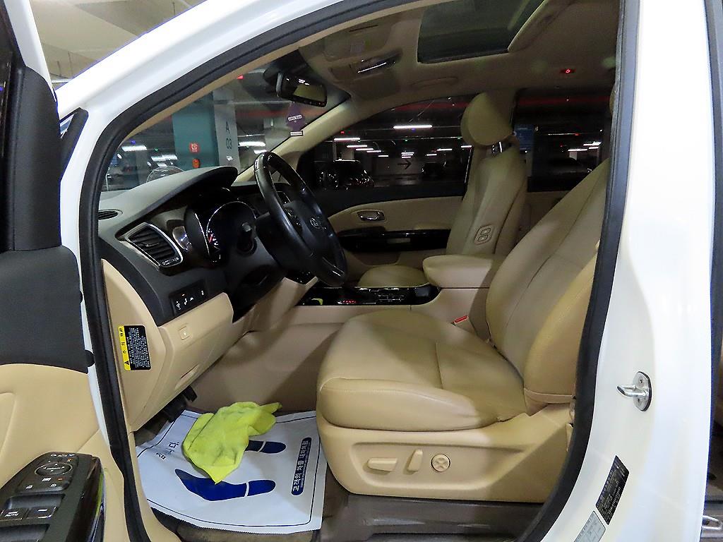 KIA Carnival - Vista 6