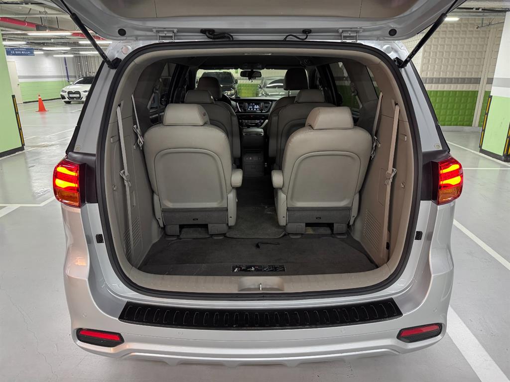 KIA Carnival - Vista 5
