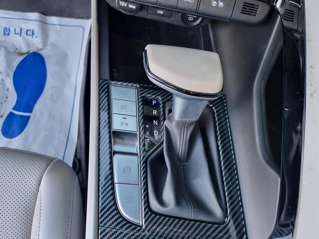 HYUNDAI Avante - Vista 6