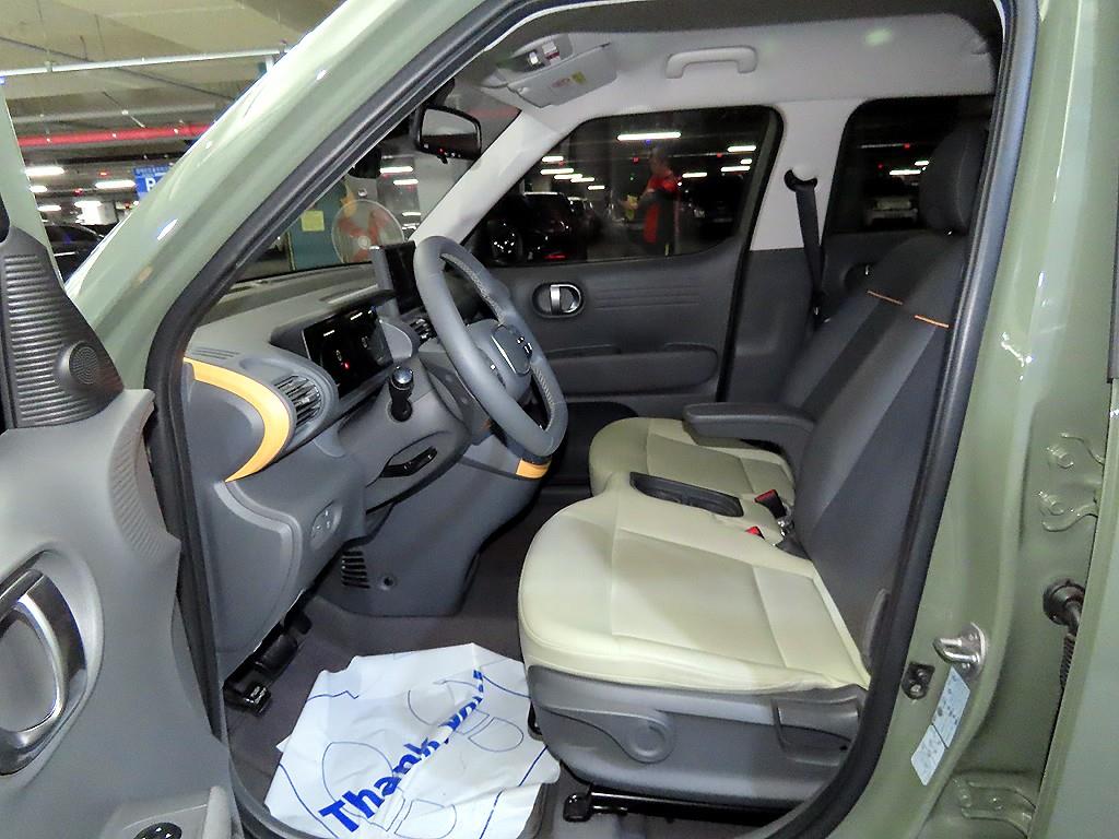 HYUNDAI Casper - Vista 6
