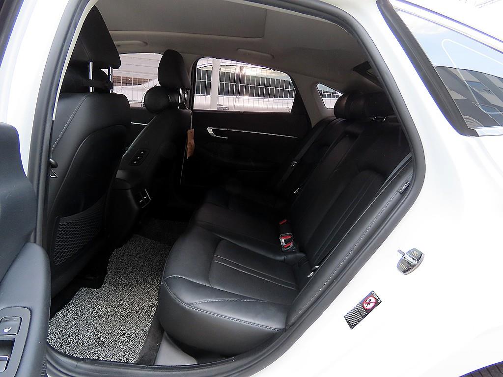 HYUNDAI Sonata - Vista 6