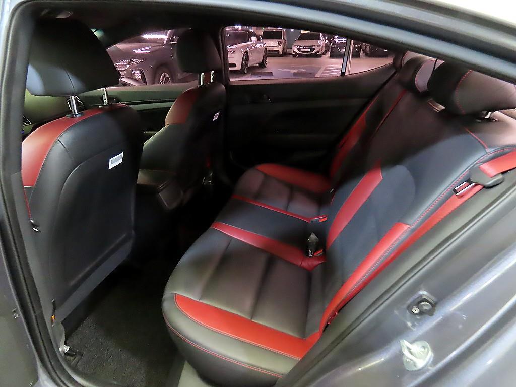HYUNDAI Avante - Vista 7