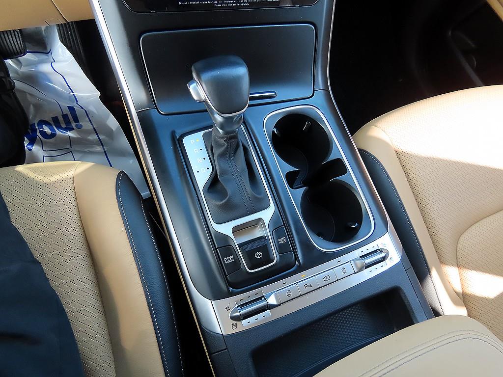 KIA Carnival - Vista 11