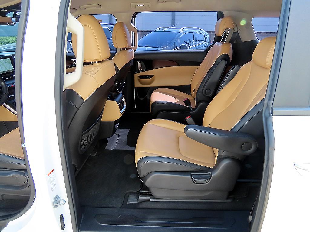 KIA Carnival - Vista 6