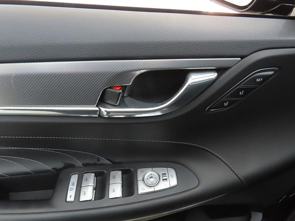 HYUNDAI Grandeur - Vista 10