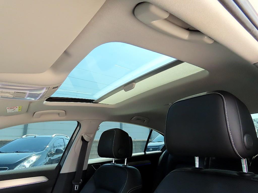 Volkswagen Passat 2022 Gris - Importación desde Corea - HF Imports Iquique - Foto 18