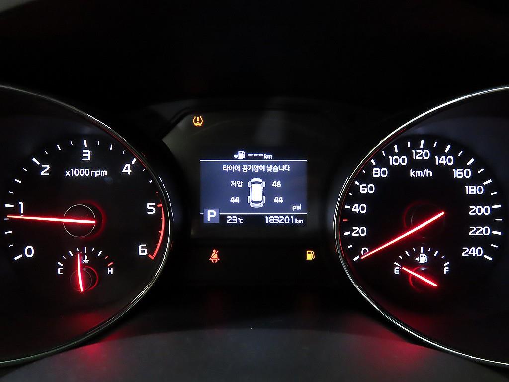 KIA Carnival - Vista 9