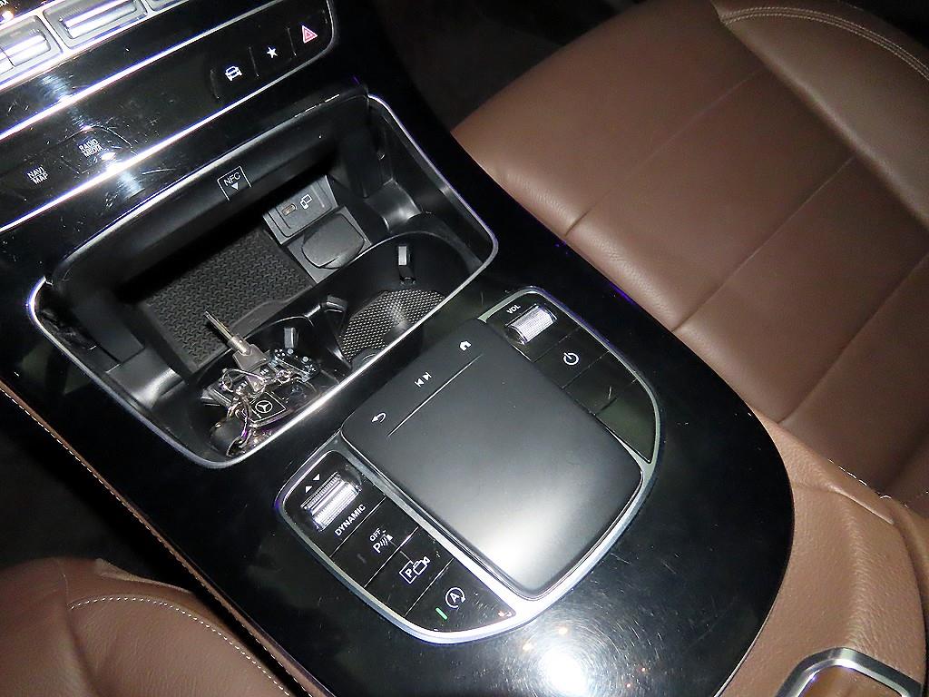 Mercedes Benz E class 2021 Negro - Importación desde Corea - HF Imports Iquique - Foto 13